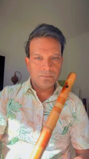 A beautiful raag Desh Composition by Pandit Hari Prasad Chaurasia ji 🪈🦋🙏🏾 #bansuri #bansuriflute #bansuriswaraj #flute #music